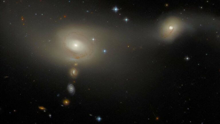 Hubble's view of the interacting galaxy system Arp-Madore 2105-332