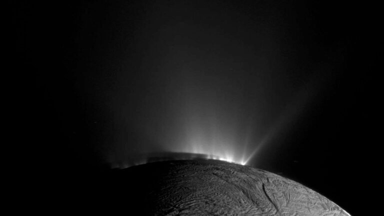 NASA’s Cassini spacecraft captured water sprays from Enceladus